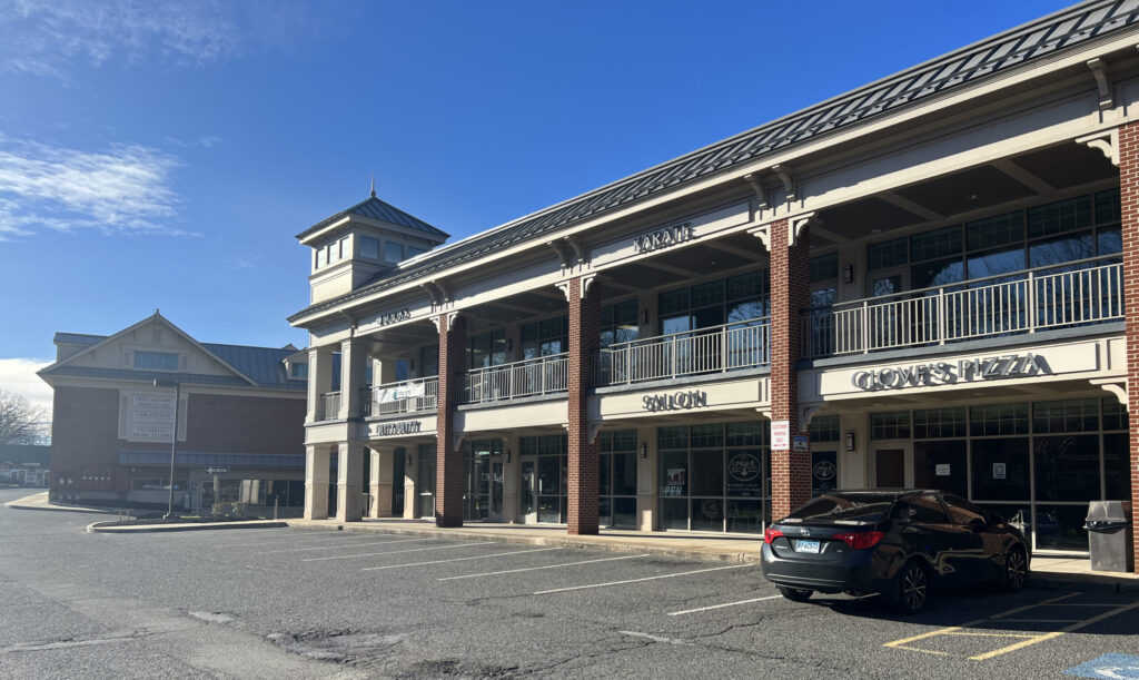 Shopping plaza in Trumbull Center